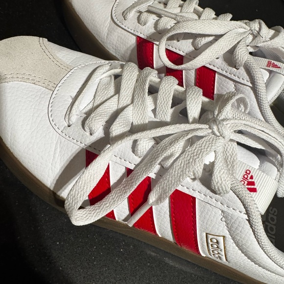 Adidas VL COURT 3.0 SHOES red and white - Picture 2 of 4